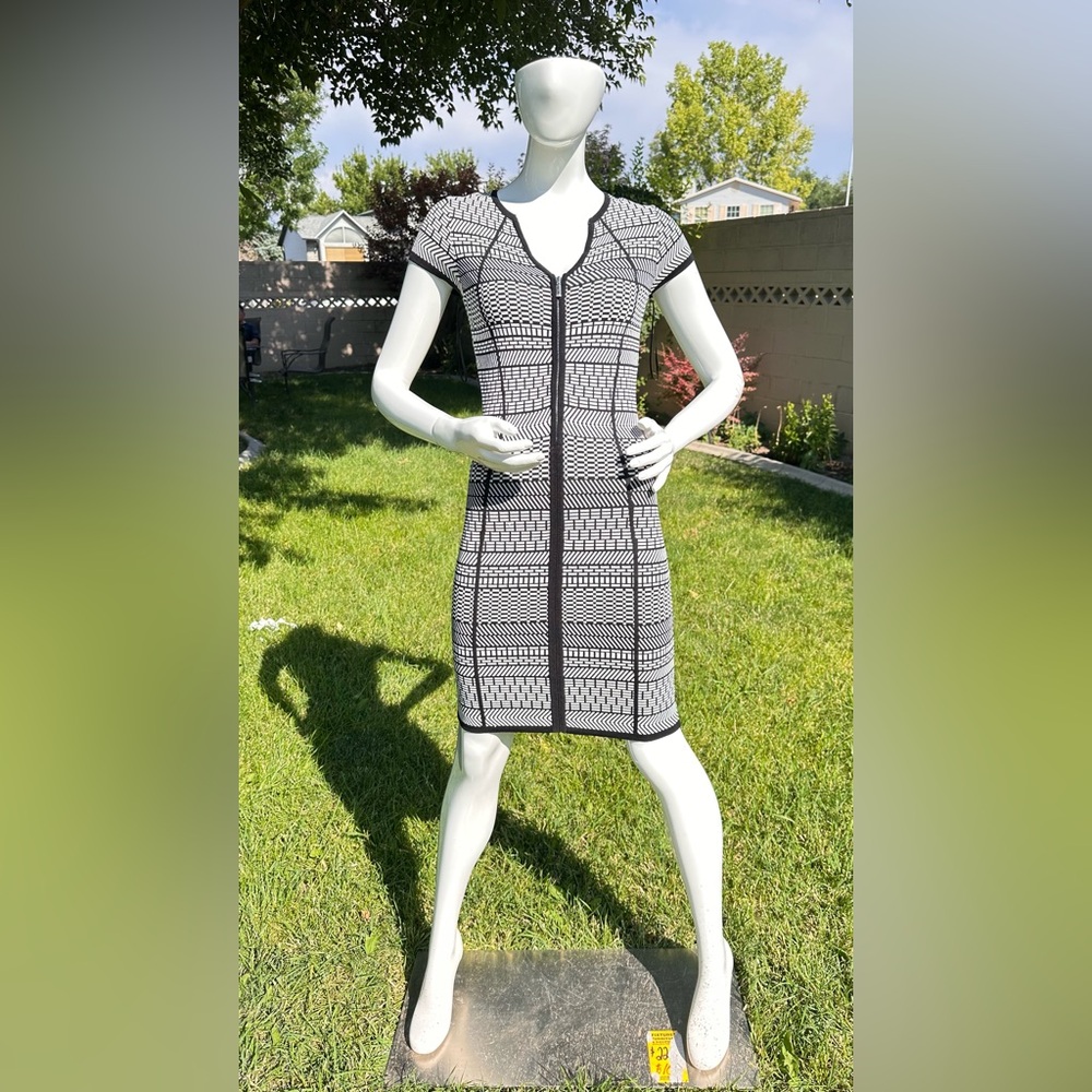 Cache Black and White V-Neck Bodycon Mini Dress